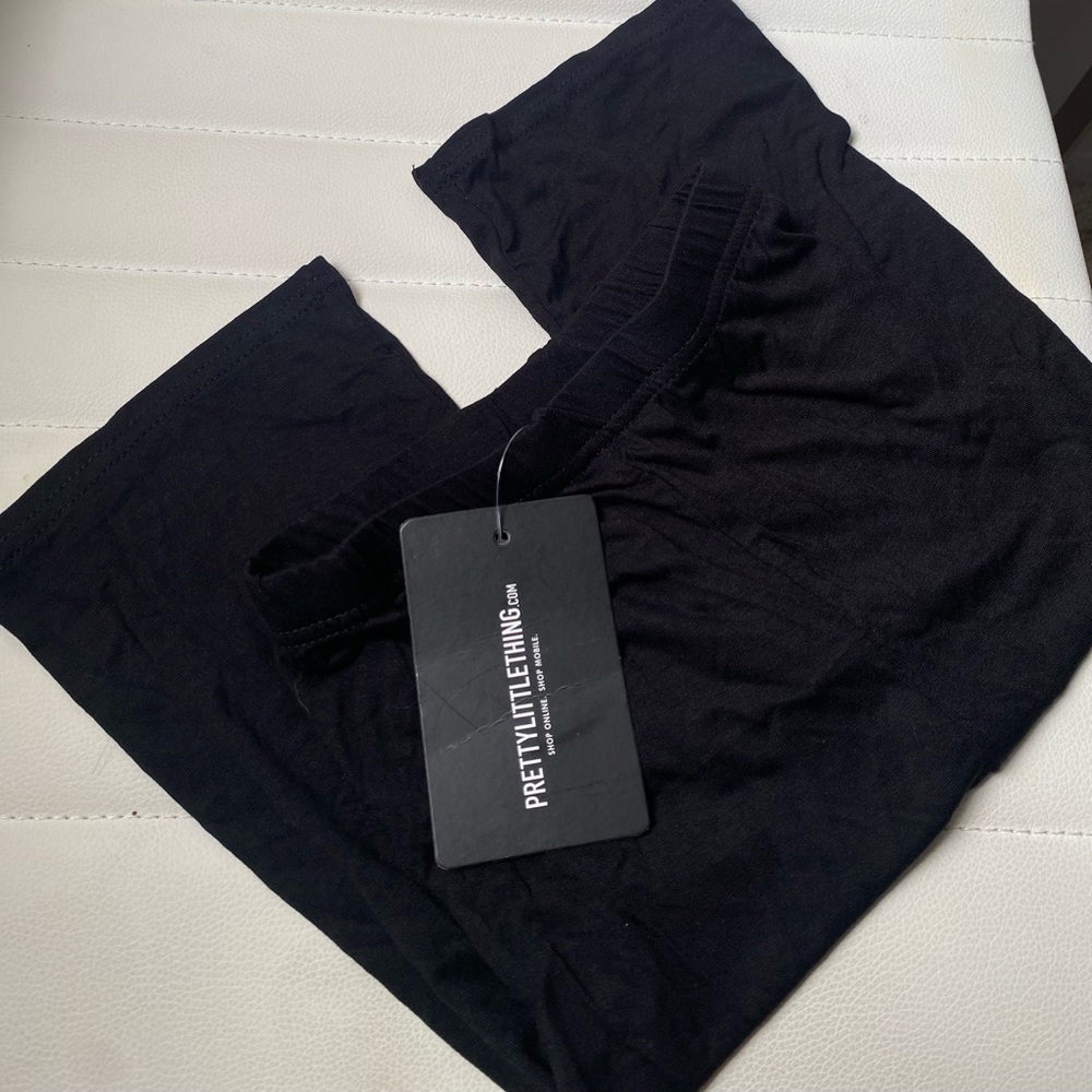 Pretty little thing Black Biker shorts - Picture 3 of 3